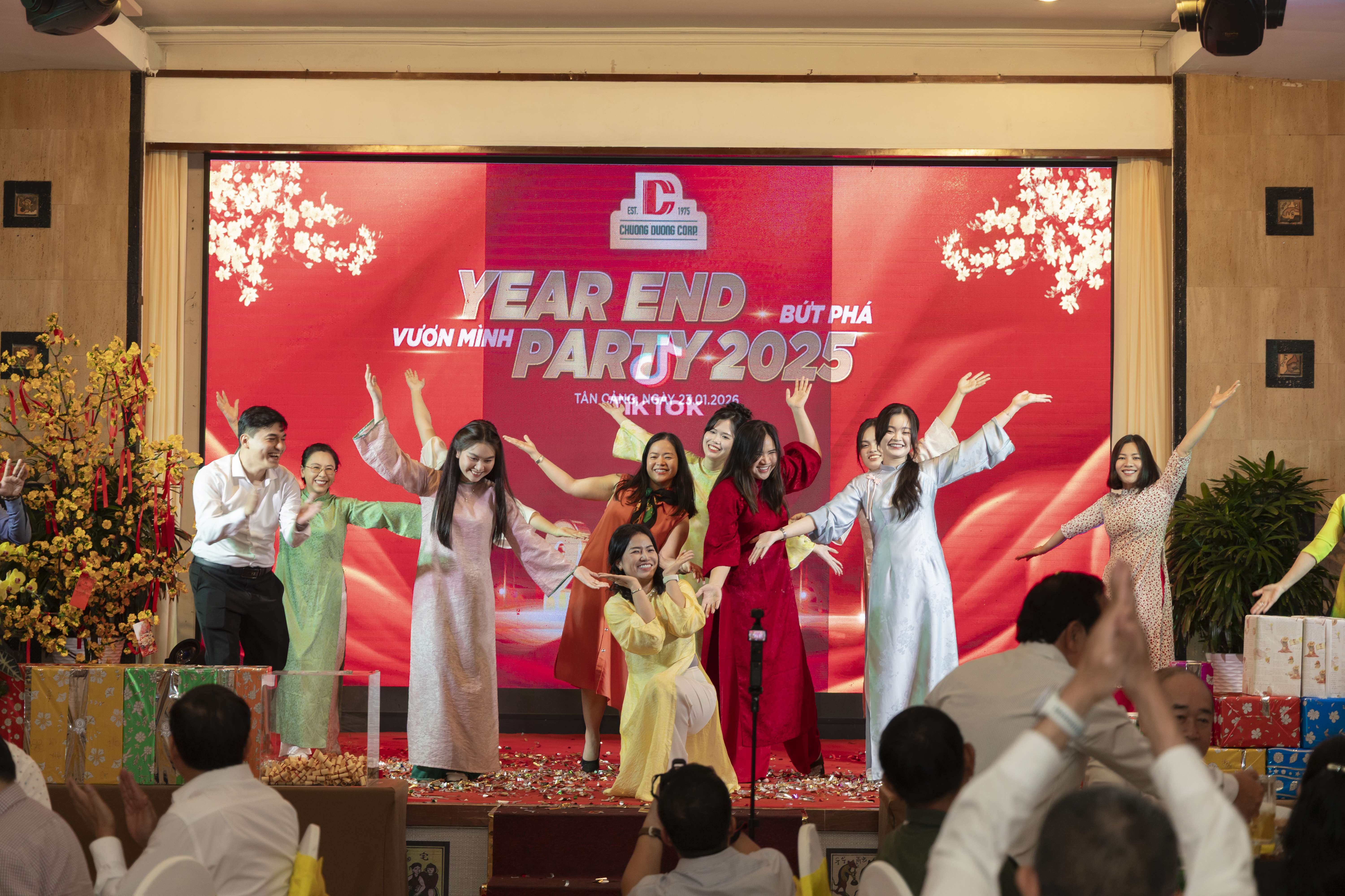 YEAR END PARTY 2025