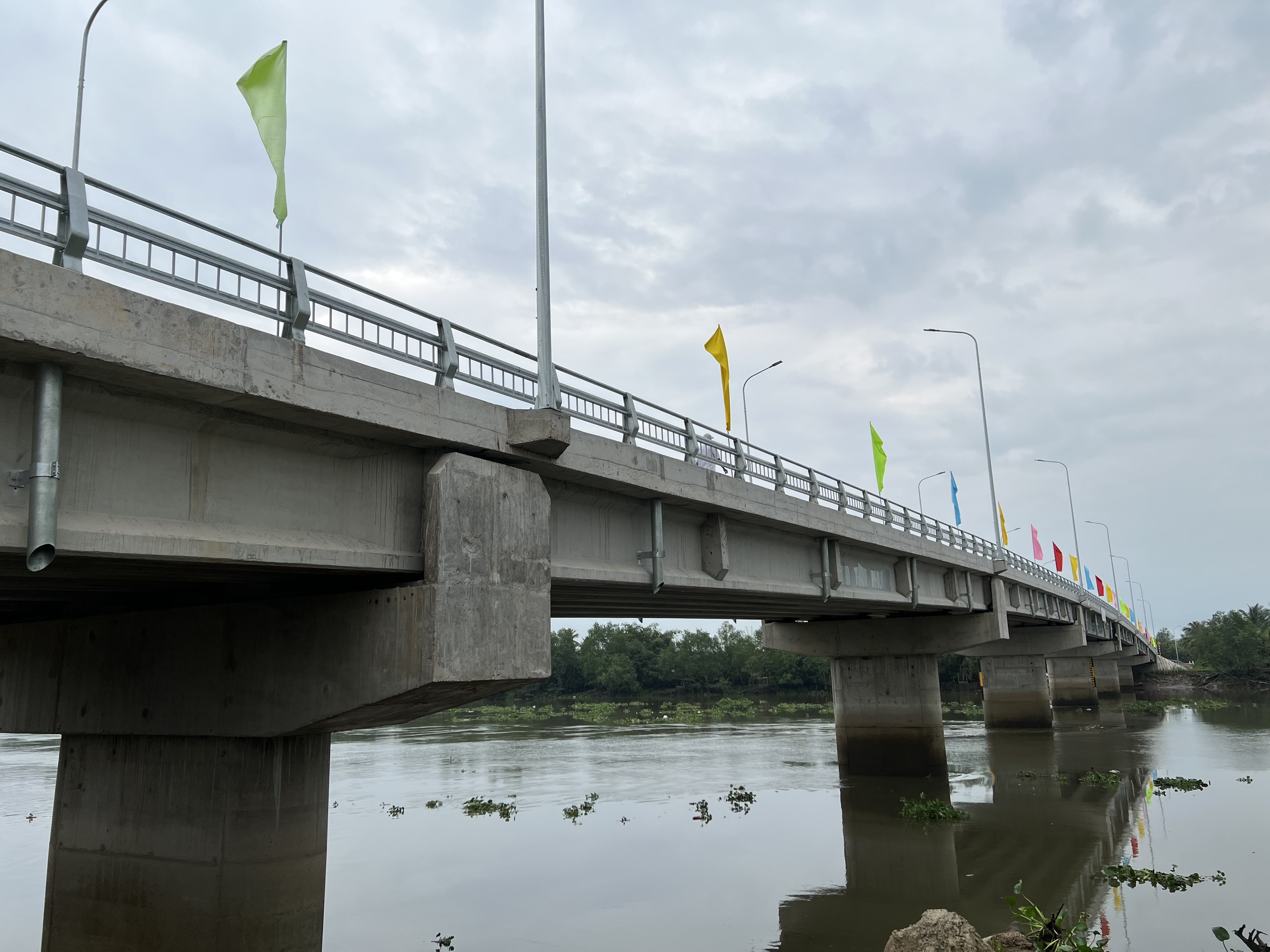 Cầu Vàm Cái Thia